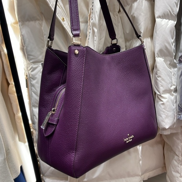 Kate Spade Leila Medium Triple Compartment Shoulder Bag
Ripe Plum
NWT - Picture 9 of 16